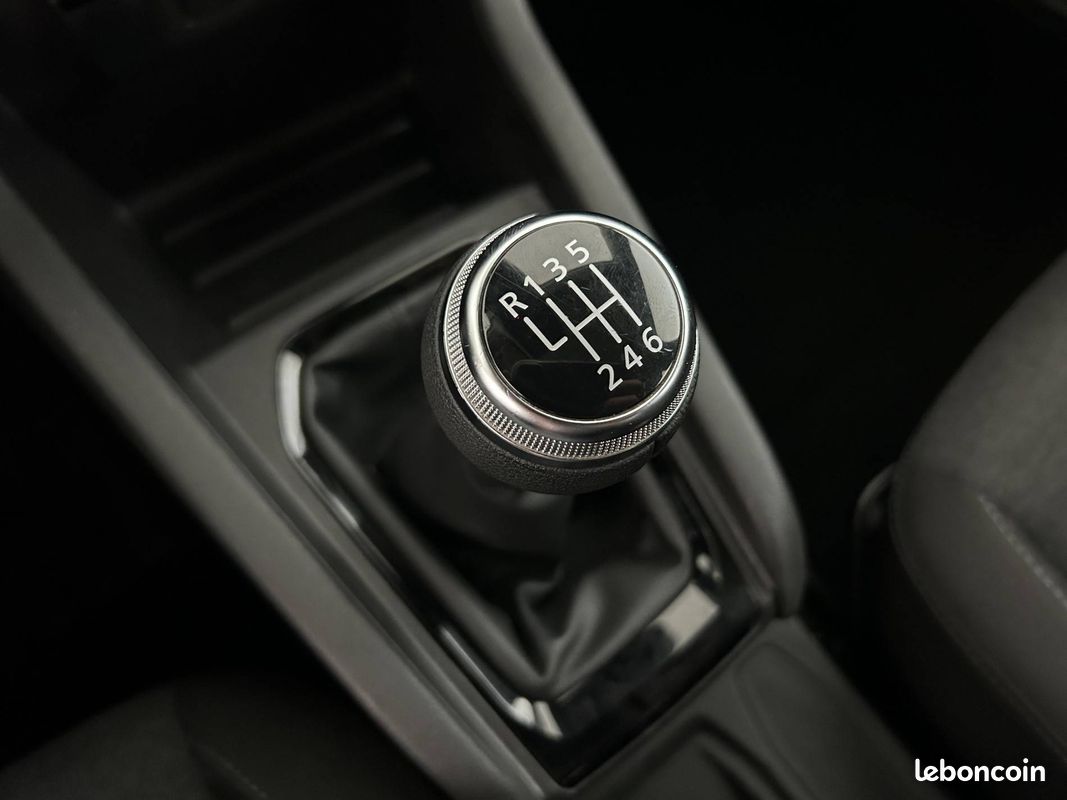 RENAULT Clio TCe 90 Equilibre (image 13)
