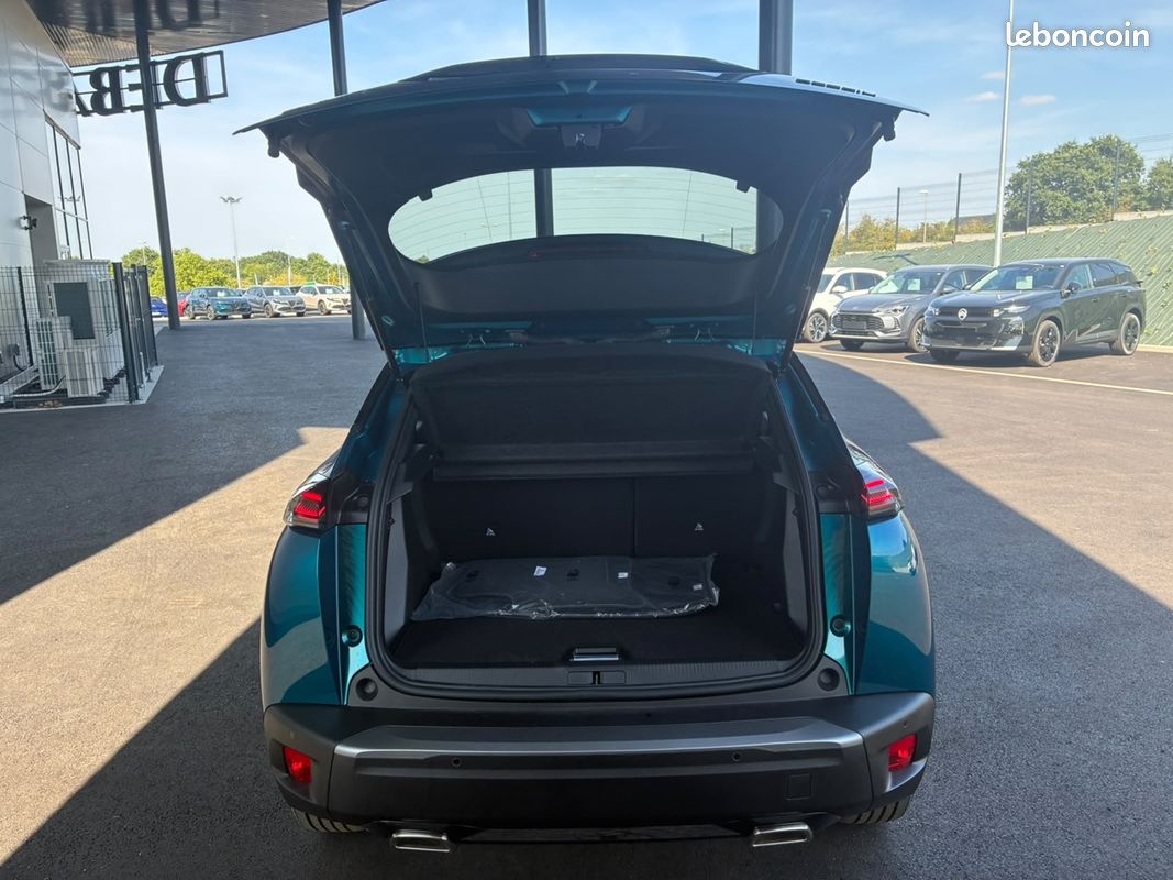 Peugeot 2008 1.2 HYBRID 145CH GT E-DCS6 (image 28)
