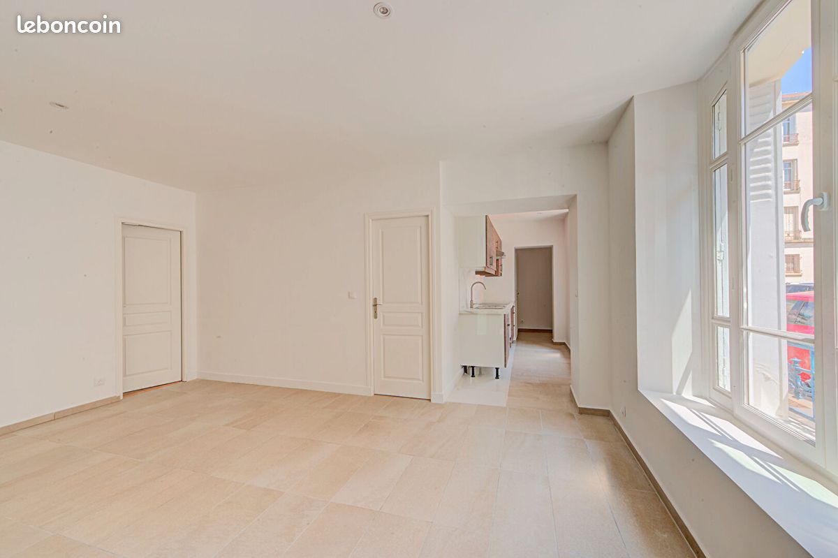 Appartement 3 pièces 55 m² · à Versailles · 55 m² · 373 000 €
