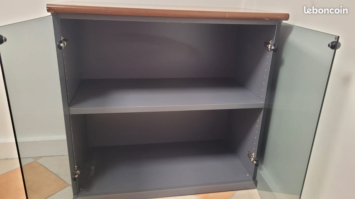 Commode (image 1)