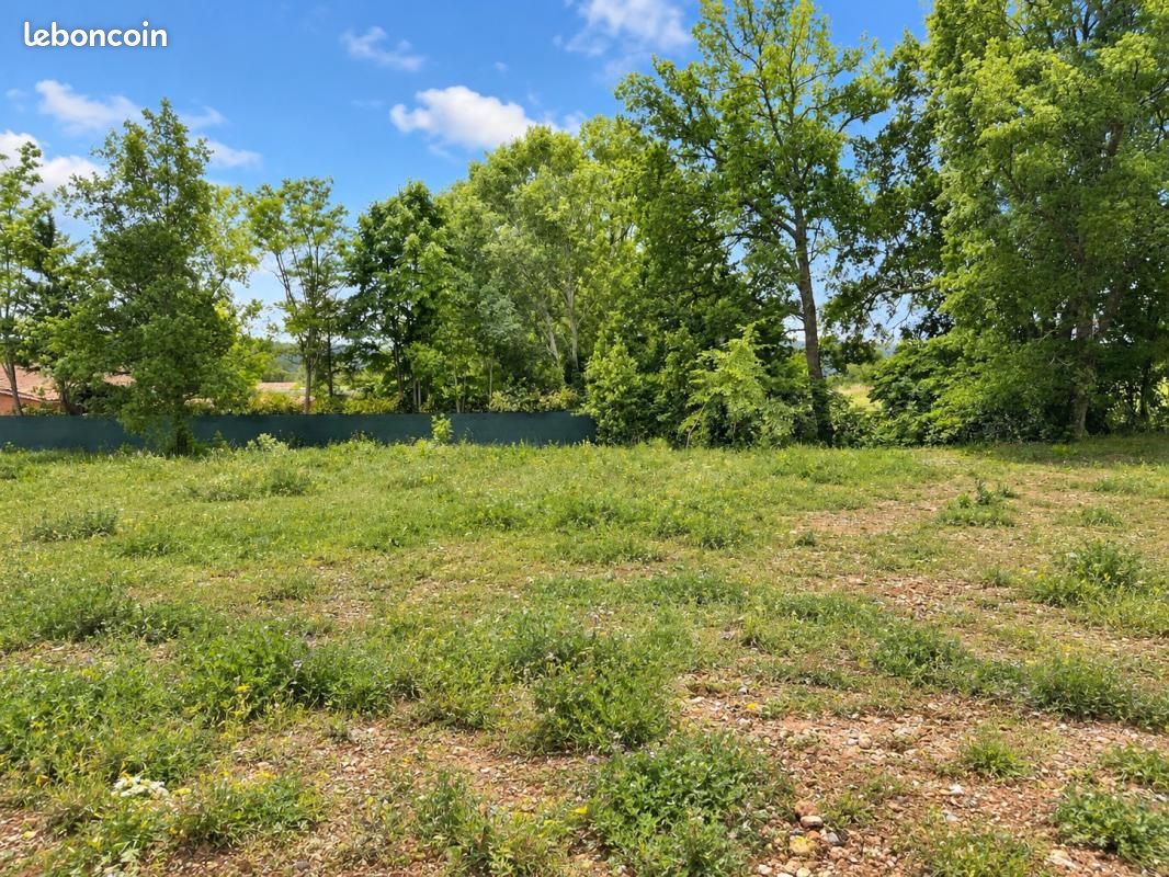 Terrain 1000 m² · à Villecroze · 130 000 €