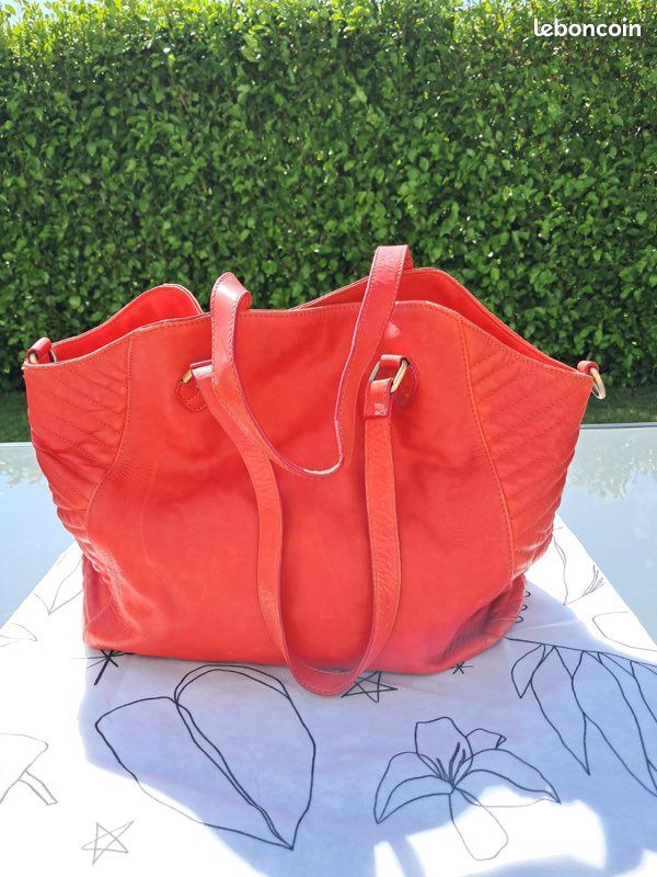 Sac à main rouge (image 1)