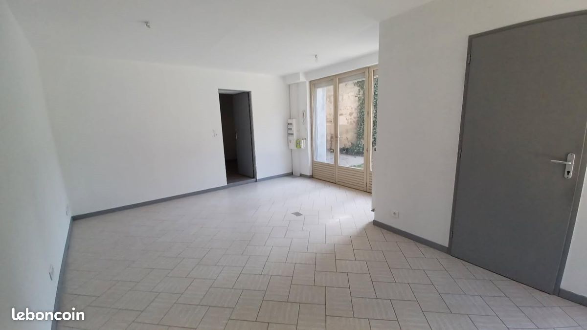 Appartement 2 pièces 30 m² · à Bénévent-l'Abbaye · 30 m² · 390 €