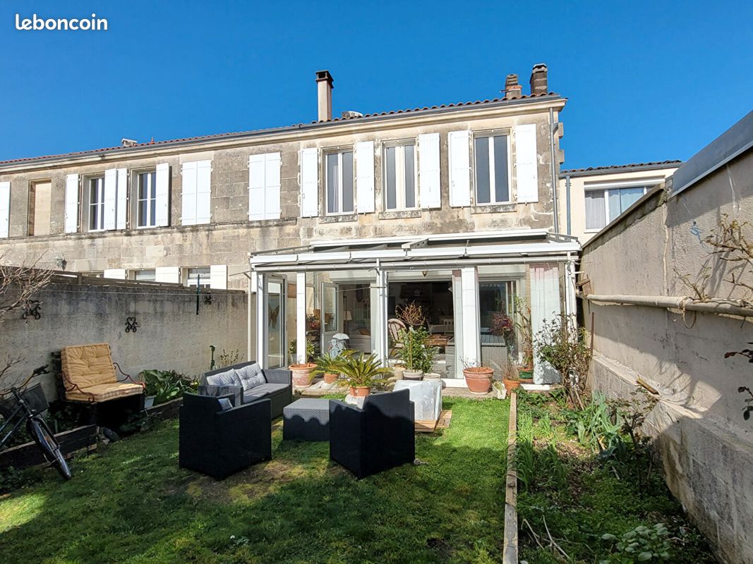 Maison 7 pièces 207 m² · à Rochefort · 207 m² · 327 600 €