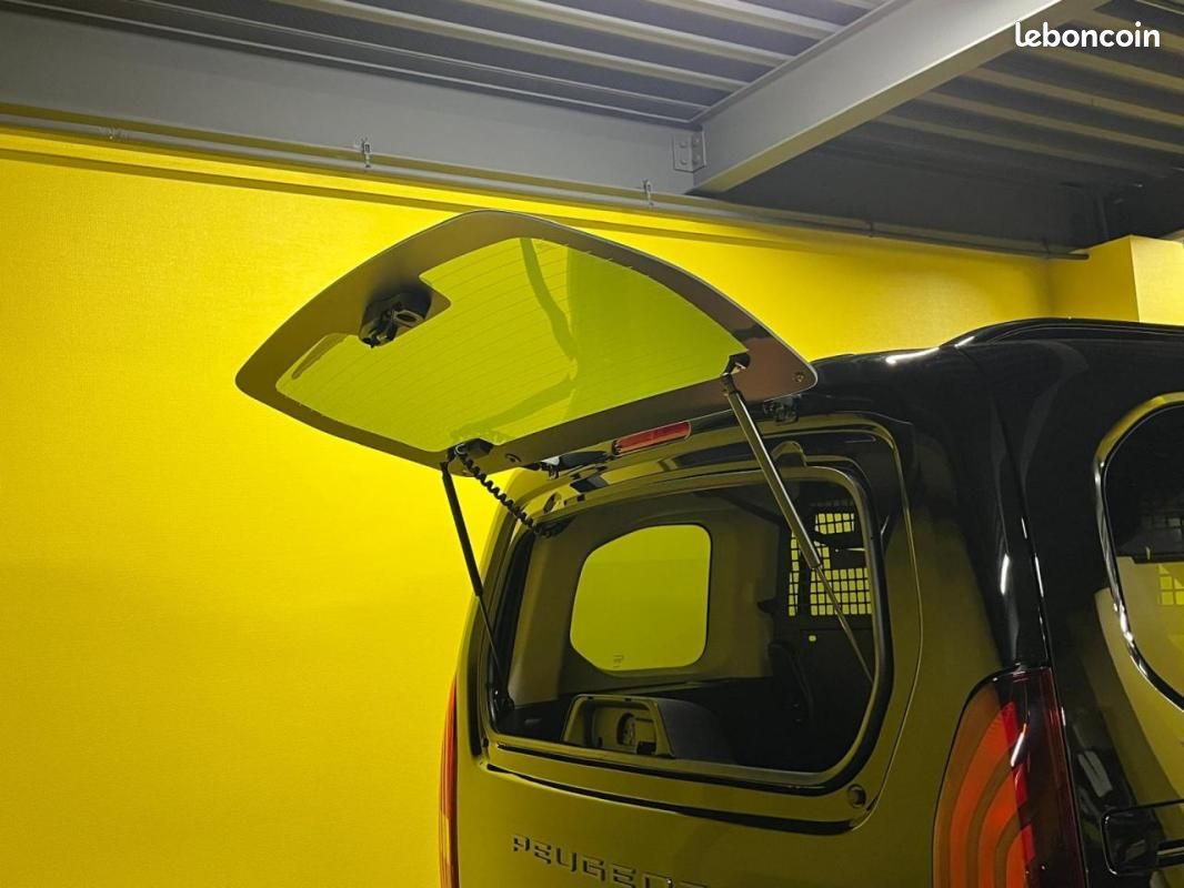 Peugeot Rifter 1.5 BLUEHDI 130CV EAT8 Allure N1 / EN STOCK SANS MALUS (image 16)