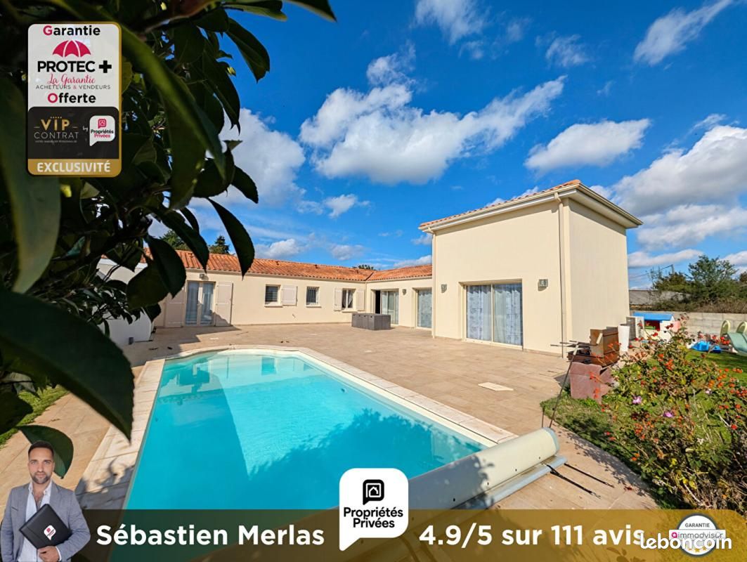 Maison 7 pièces 245 m² · à Rioux · 245 m² · 390 000 €