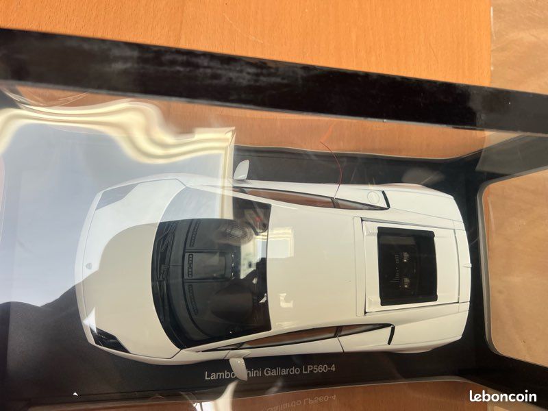 Rare autoart 1/18 Lamborghini gallardo LP 560 4 bianco monocrus /blanc jantes cordelia neuve (image 2)