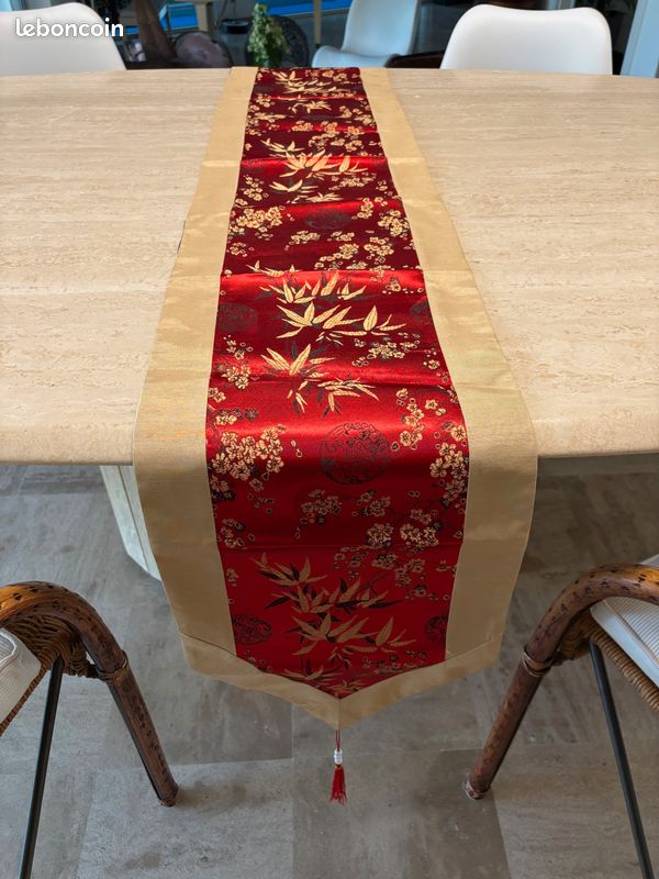 CAHUTE | Chemin de Table Style Chalet | Runner Collection