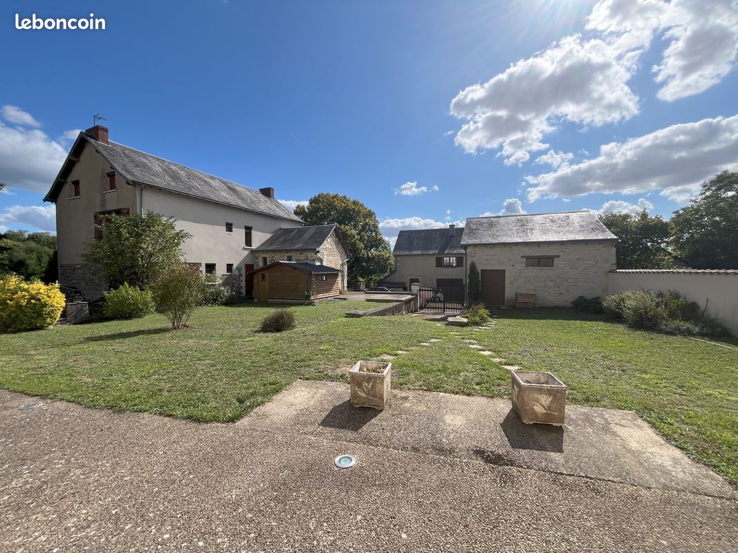 Maison 7 pièces 205 m² · à Beaumont Saint-Cyr · 205 m² · 273 500 €