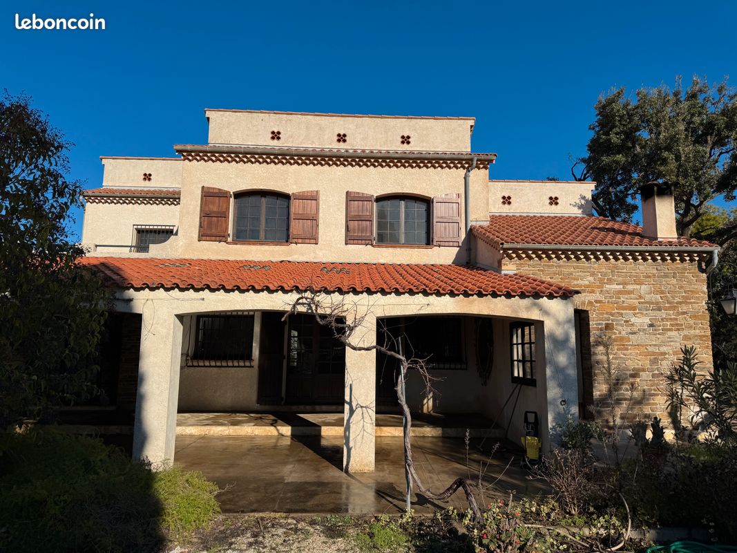 Maison 10 pièces 184 m² · à Bormes-les-Mimosas · 184 m² · 680 000 €