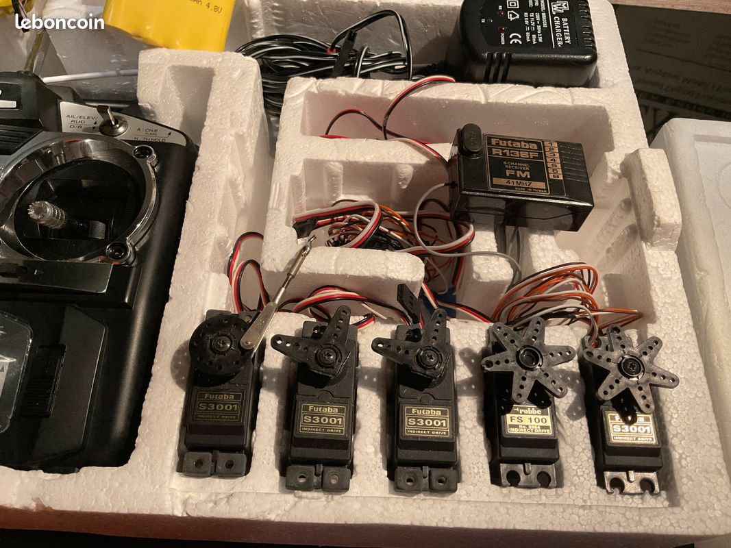 Radiocommande Futaba 6EX - PCM avec servo Accus - Modélisme