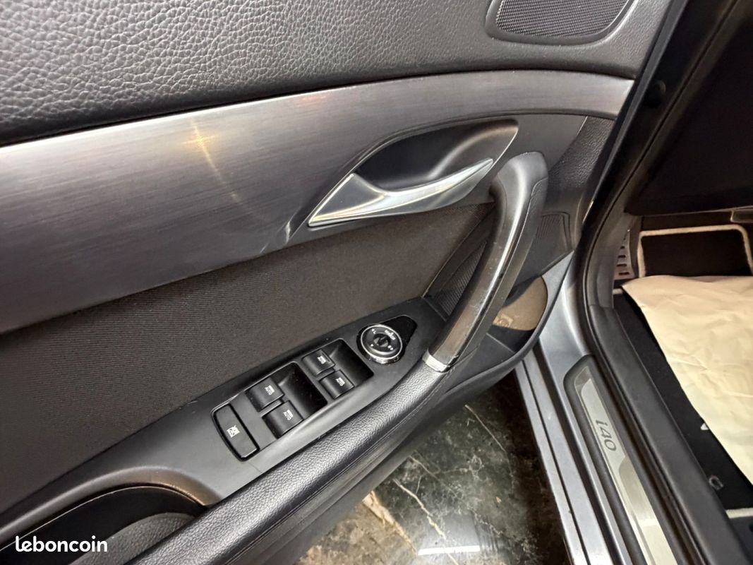 HYUNDAI i40 SW 1.7 CRDi 136 Pack Premium A (image 7)