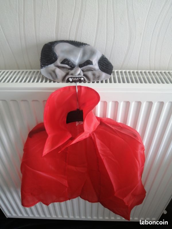 Cape dracula et masque (image 1)