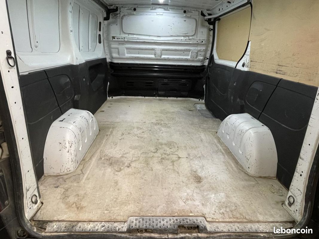 Renault master renault trafic vu fourgon 1.6 dci 120 1t2 l1h1 energy grand-confort (image 8)