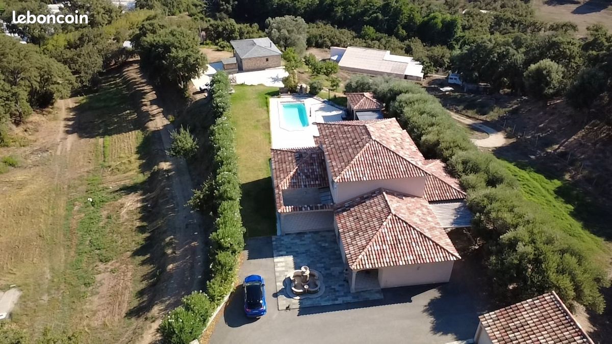 Maison 7 pièces 300 m² · à San-Giuliano · 300 m² · 1 250 000 €