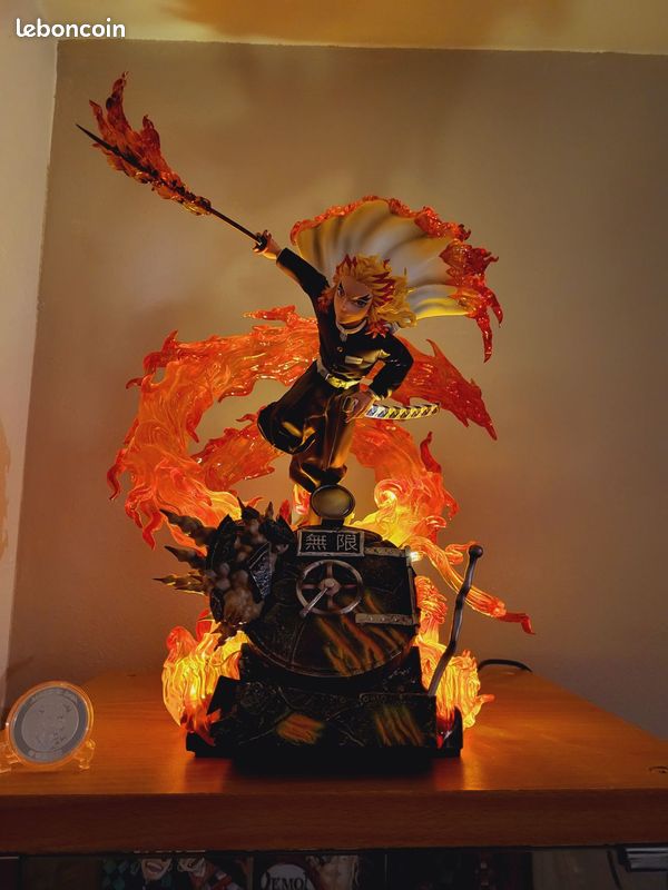 Rengoku statuea démon slayer (image 1)