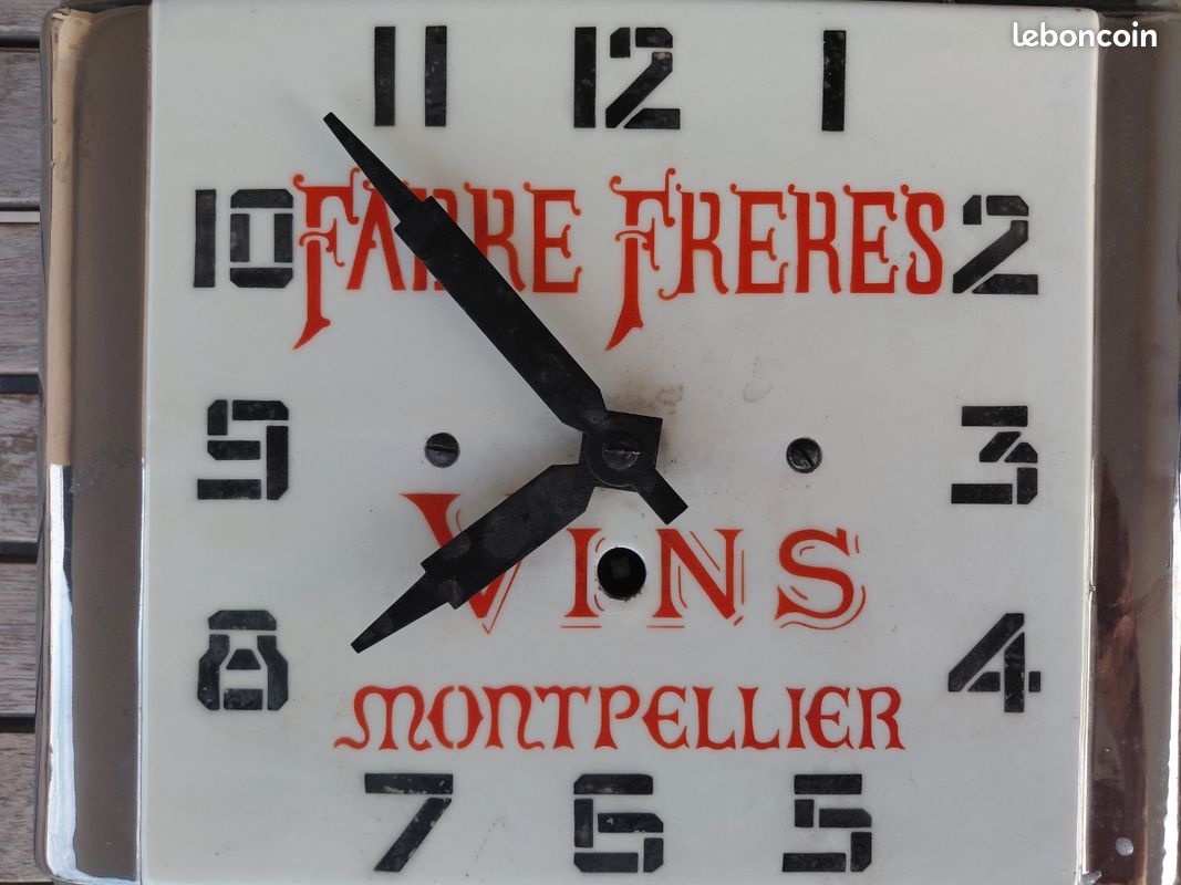 Ancienne pendule publicitaire VINS FABRE FRÈRES MONTPELLIER fonctionne en très bon état (image 2)