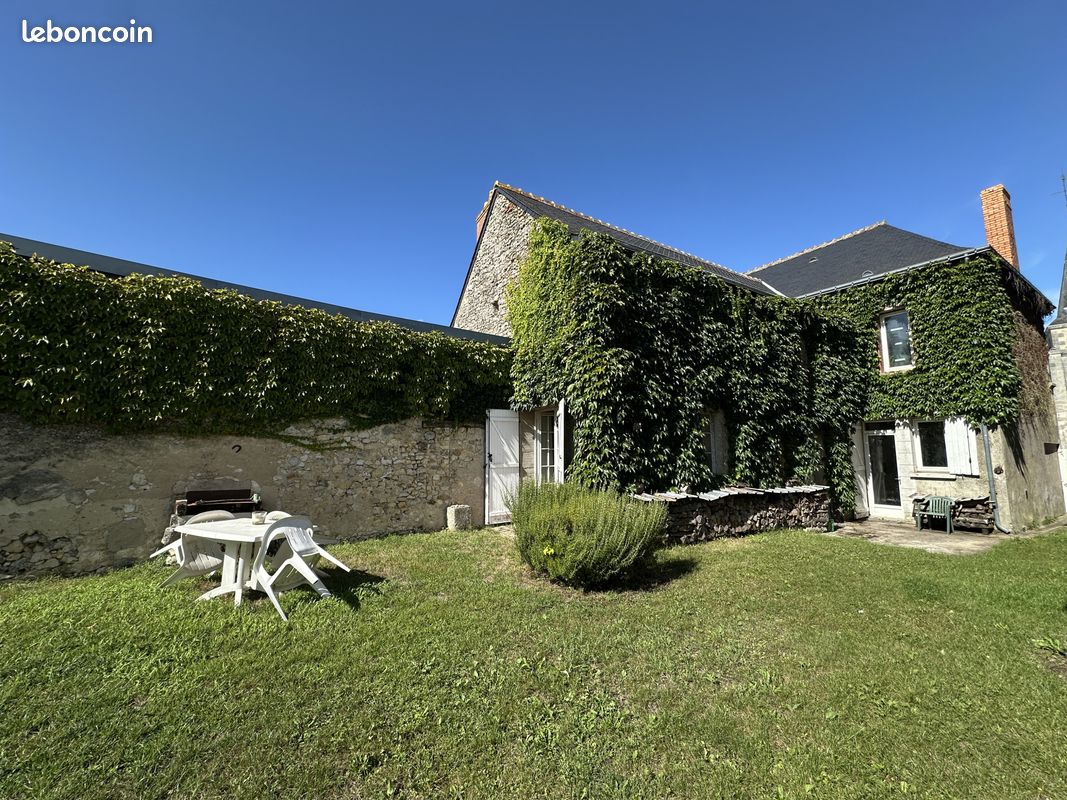 Maison 6 pièces 205 m² · à Ambillou · 205 m² · 329 000 €
