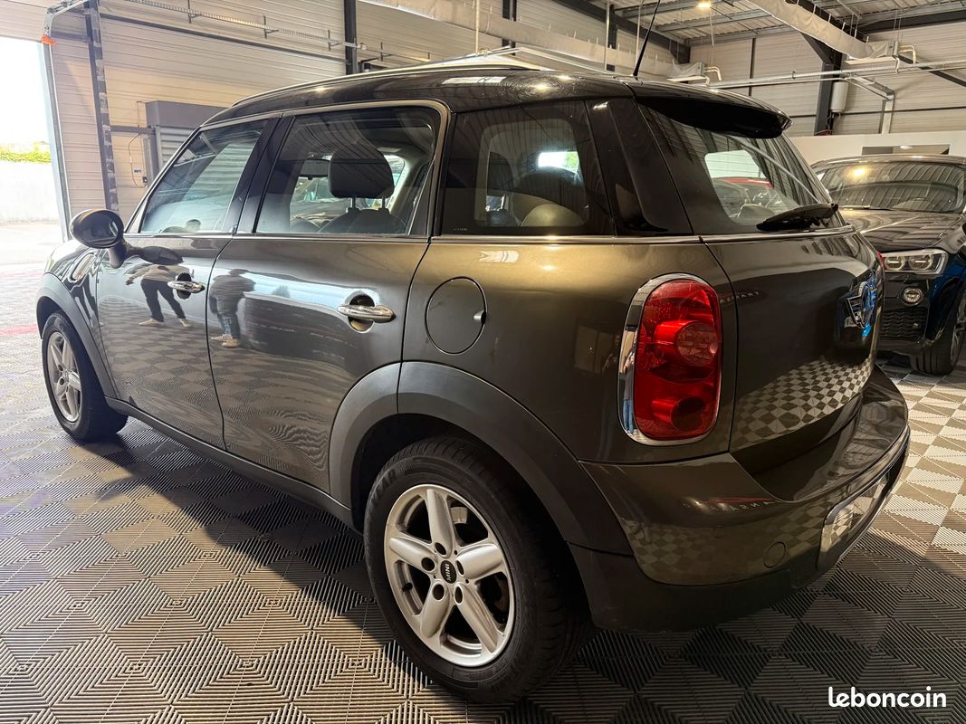 Mini COUNTRYMAN Cooper D (image 2)