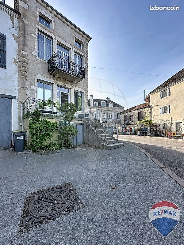 Immeuble 9 pièces 194 m² · à Rully · 194 m² · 390 000 €