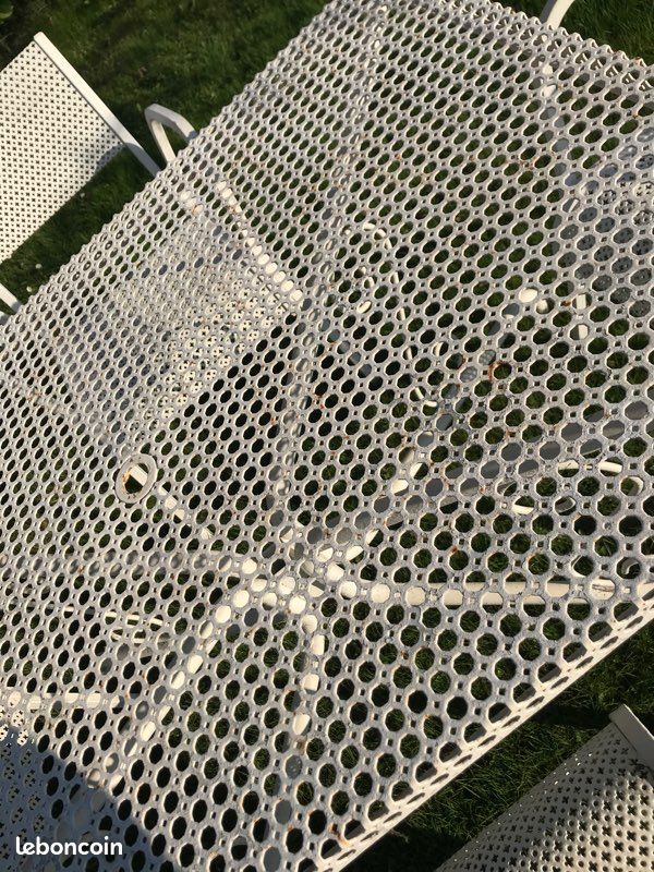 Table et chaise en fer forgé (image 3)