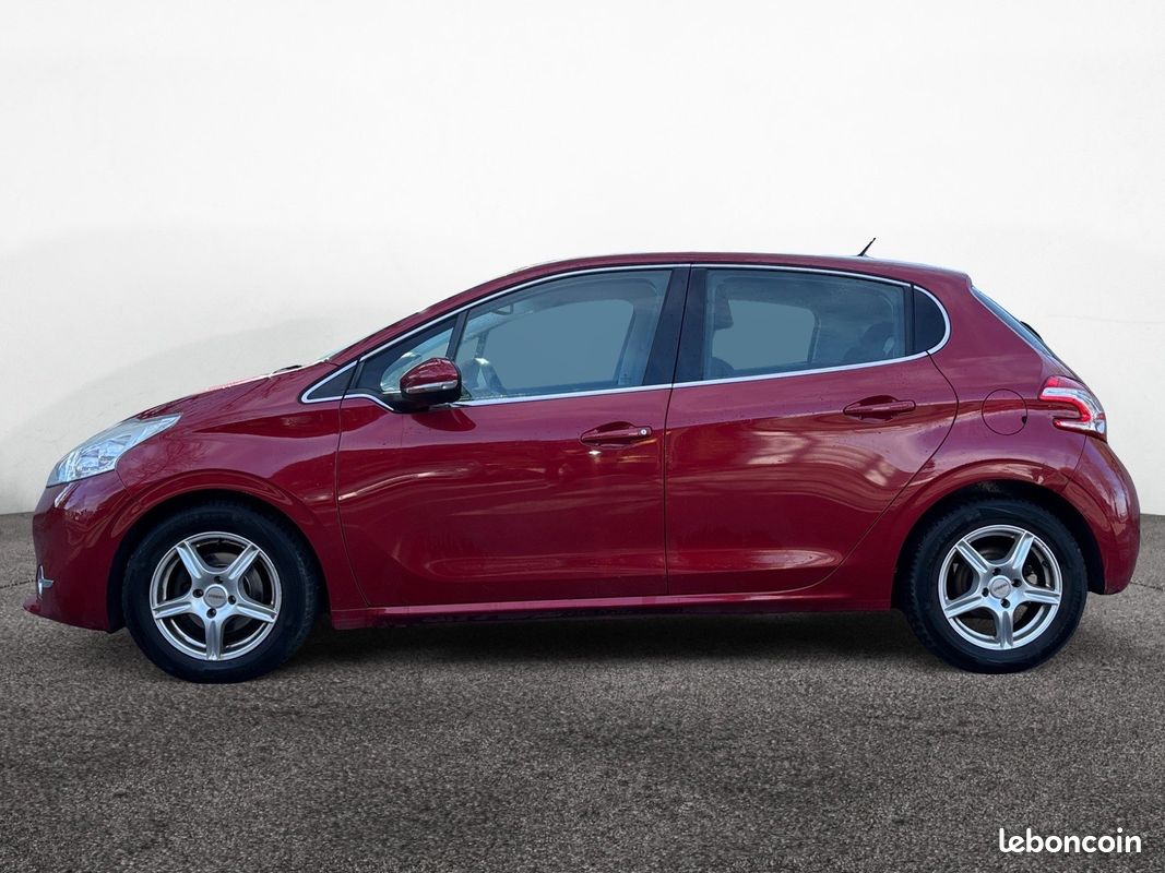 GARANTE 12 MOIS / Crit'air 1 / PEUGEOT 208 / AUTOMATIQUE (image 2)