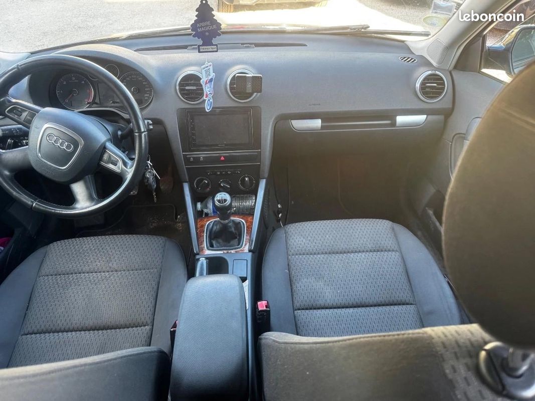 Audi A3 SPORTBACK 1.6 TDI 105 AMBIENTE (image 6)