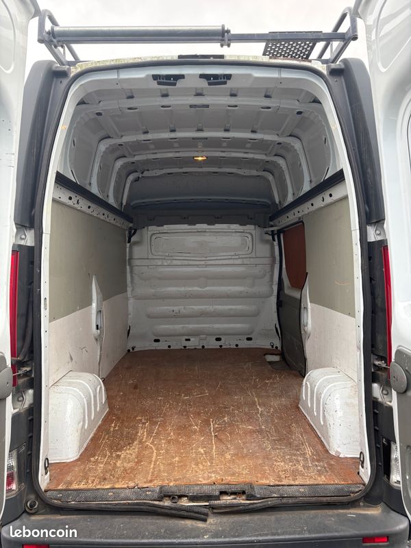 Renault trafic fourgon grand confort l2h2 1200kg (image 5)