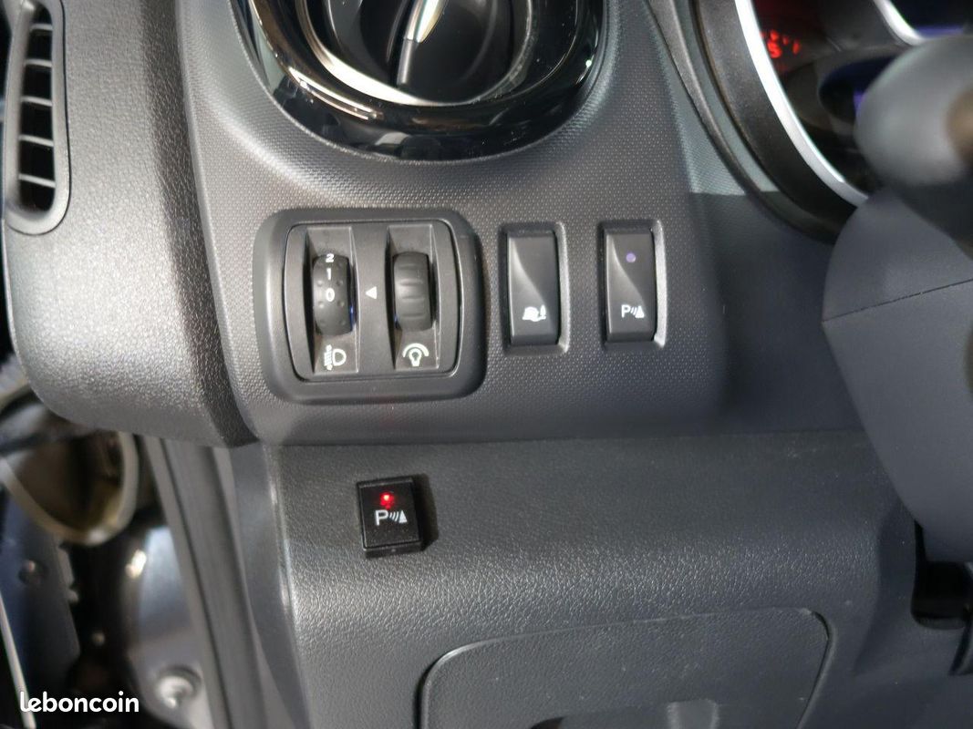 RENAULT TRAFIC L1H1 2.0 DCi 170 CH EDC CONFORT (image 36)