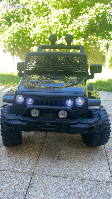 4x4 electrique enfant état neuf 130 (image 1)