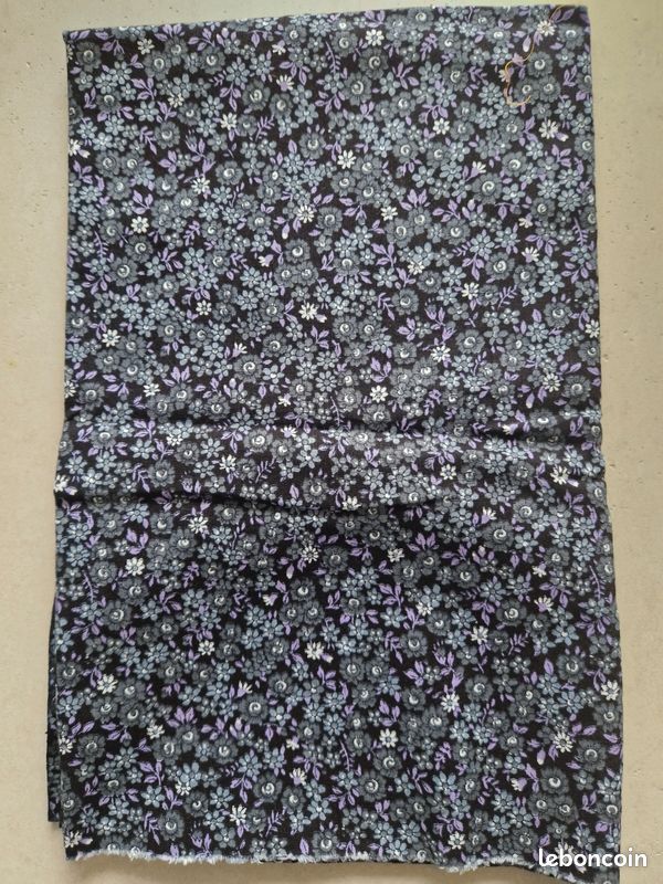 Coupon De Tissu Coton Fin Ancien - Motif Petites Fleurs Bleues - Dimensions 55 X 70 Cm