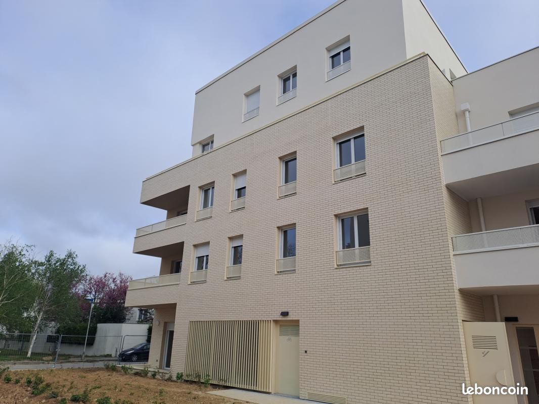 Appartement 3 pièces 69 m² · à Les Clayes-sous-Bois · 69 m² · 1 227 €