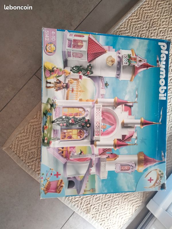 Vends lot Playmobil 5142 - Château Princesse et accessoires - Jeux & Jouets