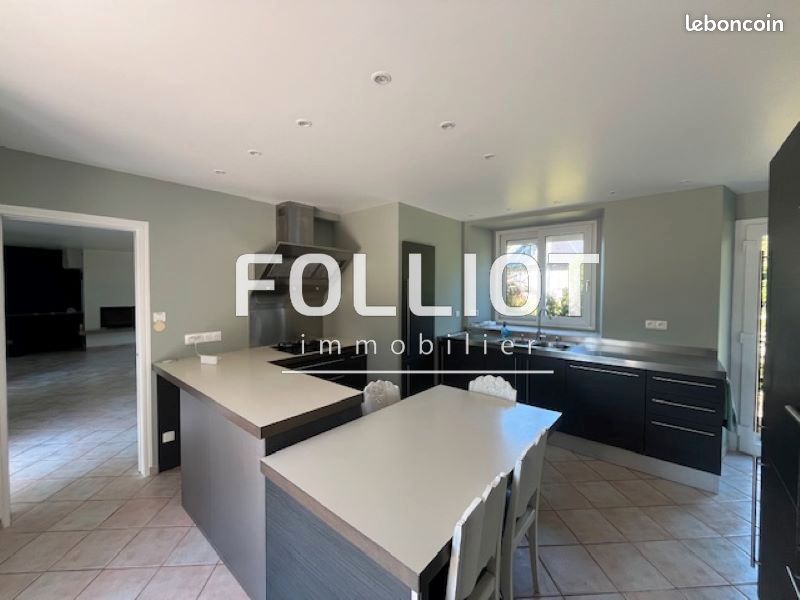 Maison 4 pièces 115 m² · à Vire Normandie · 115 m² · 1 000 €/mois