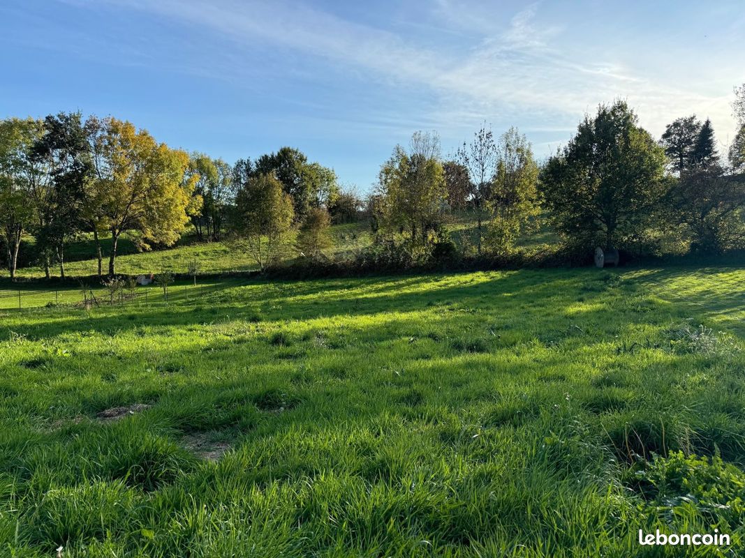 Terrain 1177 m² · à Moyrazès · 1 177 m² · 66 400 €