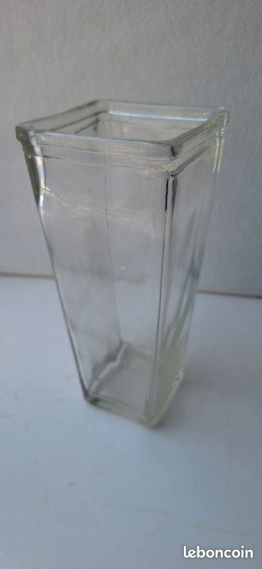 Vase (image 1)