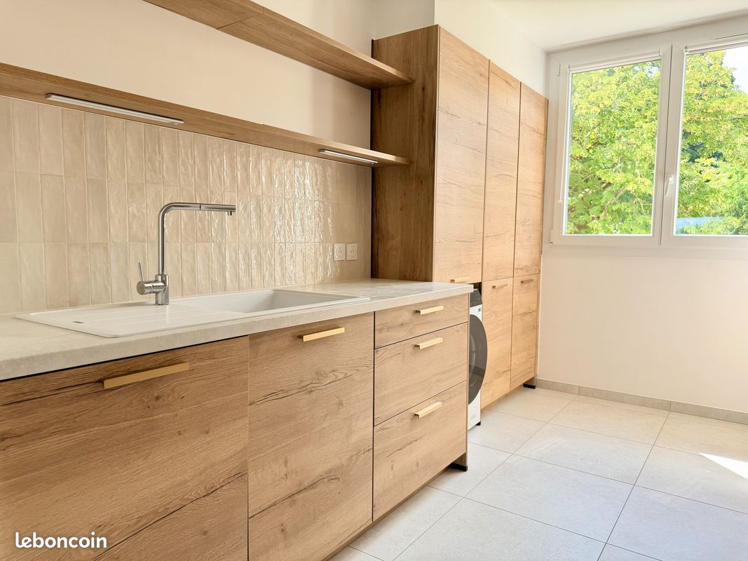Appartement 4 pièces 87 m² · à Divonne-les-Bains · 87 m² · 2 950 €