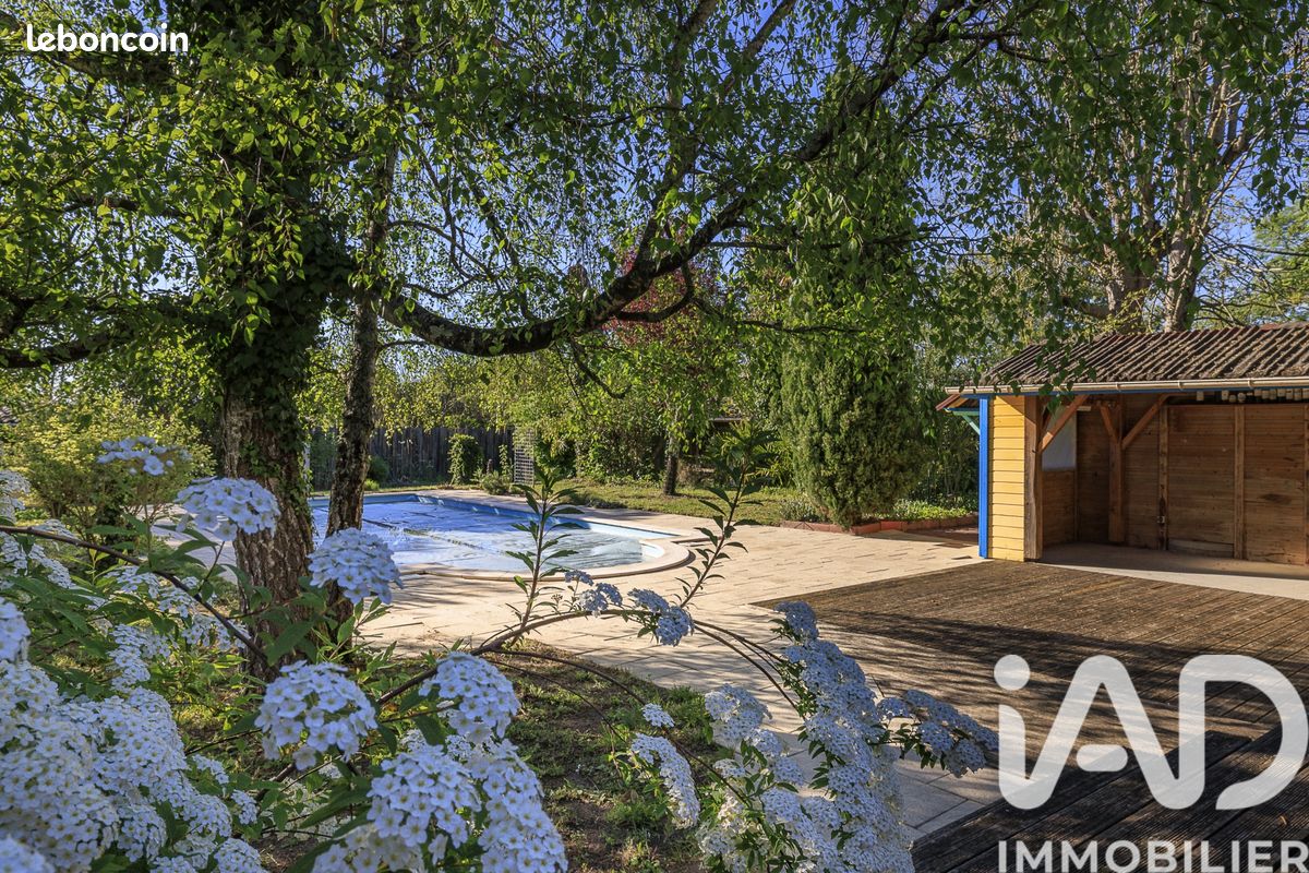 Maison 6 pièces 202 m² · à Abzac · 202 m² · 297 000 €