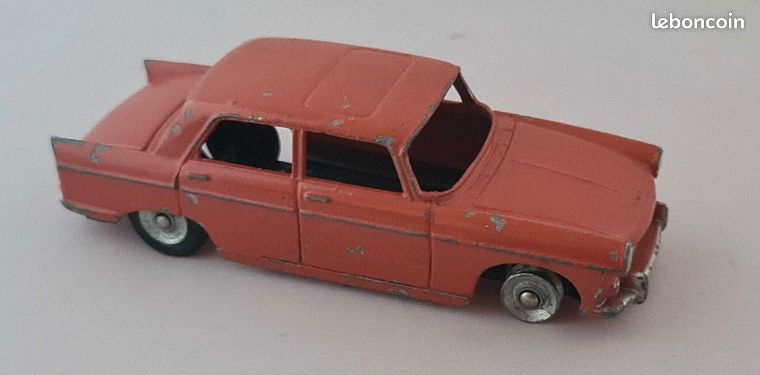 Dinky Toys Junior N°101 - Peugeot 404 Berline 1963 - Meccano France 1/43 - Occasion