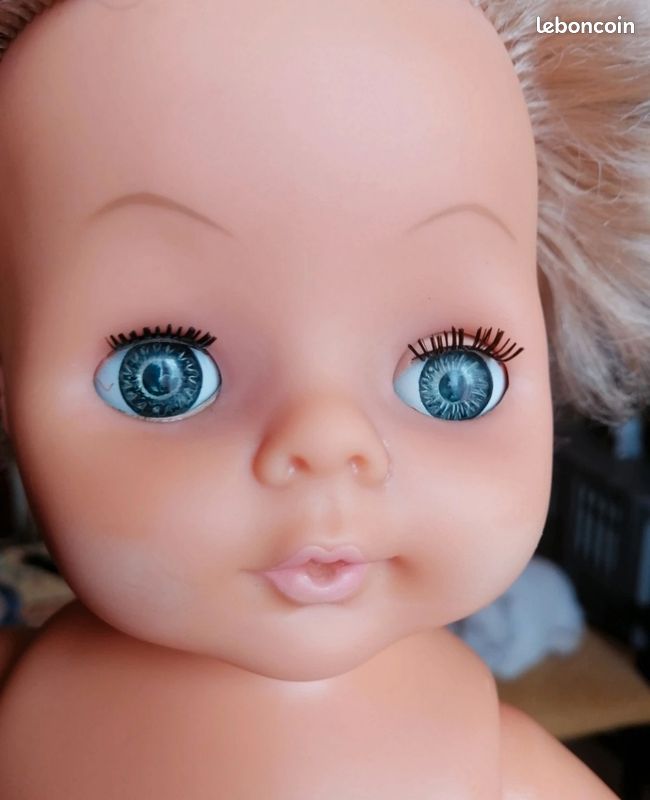 Ancienne Poupée Tinnie Raynal Blonde Yeux Gris Made In Spain Années 80 - Vêtements D'origine