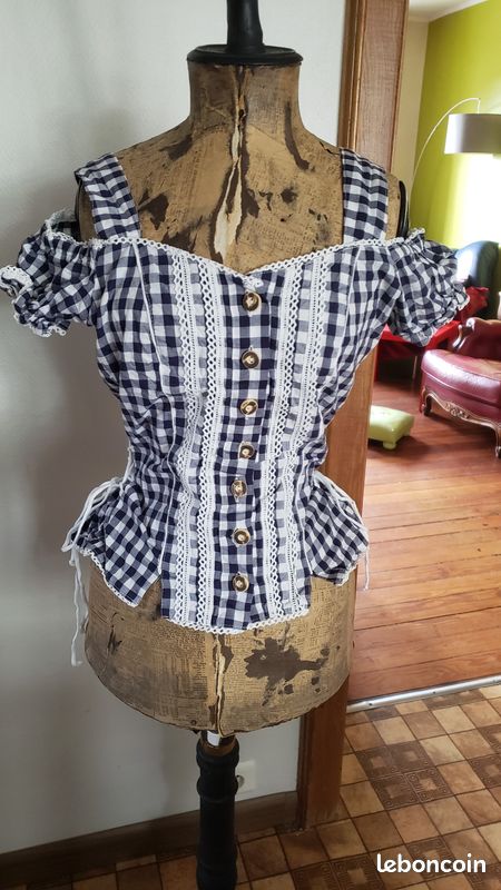 Vêtements Chemisier De Fetes Costume Complet Pantalon Lederhosen