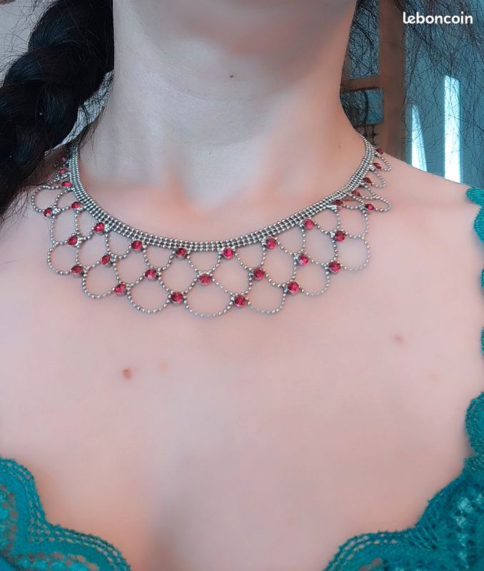 Collier princesse strass rouges (image 2)