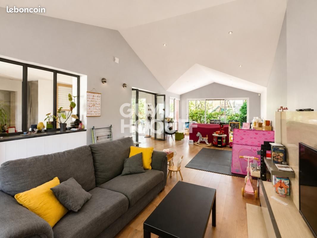 Maison 6 pièces 155 m² · à Maisdon-sur-Sèvre · 155 m² · 381 060 €