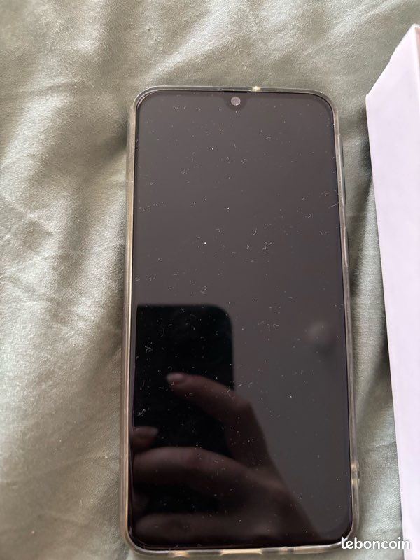 Samsung Galaxy A40 état neuf (image 2)