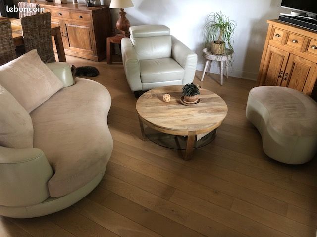 Ensemble salon cuir avec table basse bois (image 1)