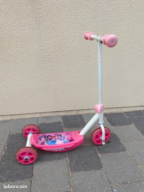 Trottinette 3 roues Princesses (image 1)
