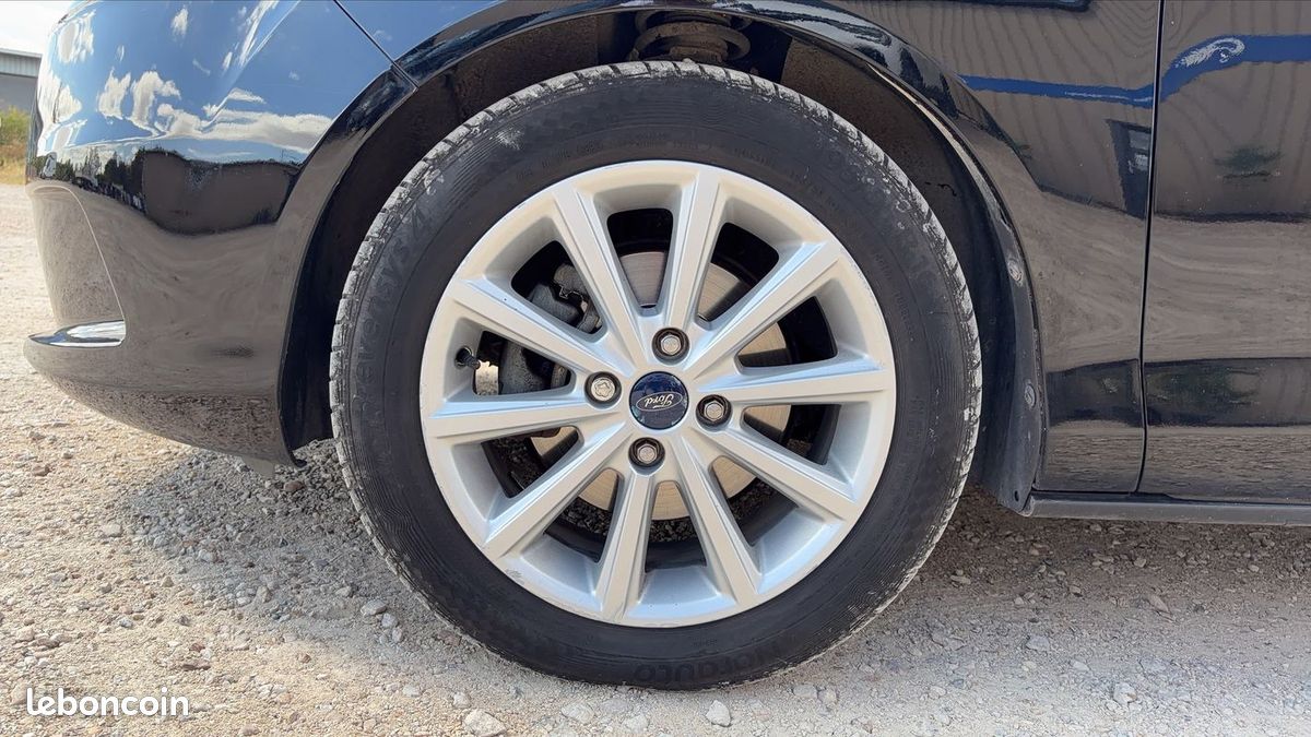 Ford B-Max 1.6 TiVCT 105 PowerShift Titanium (image 18)