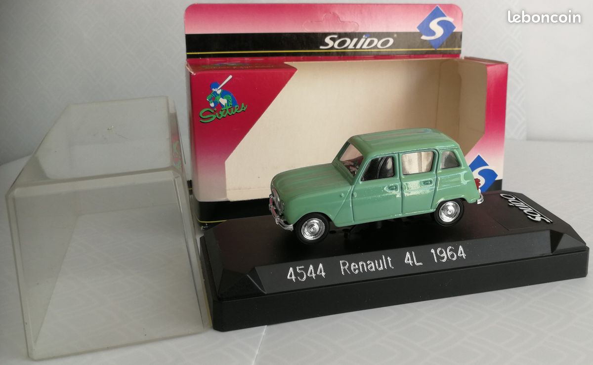 Modèle réduit Renault 4l Parisienne, 1964 1/24 | Whitebox