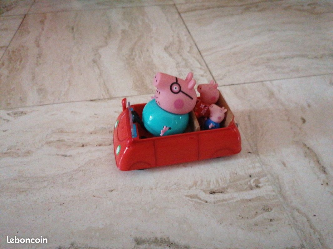 Voiture Peppa pig: 3 personnages + 1 infirmière (image 1)