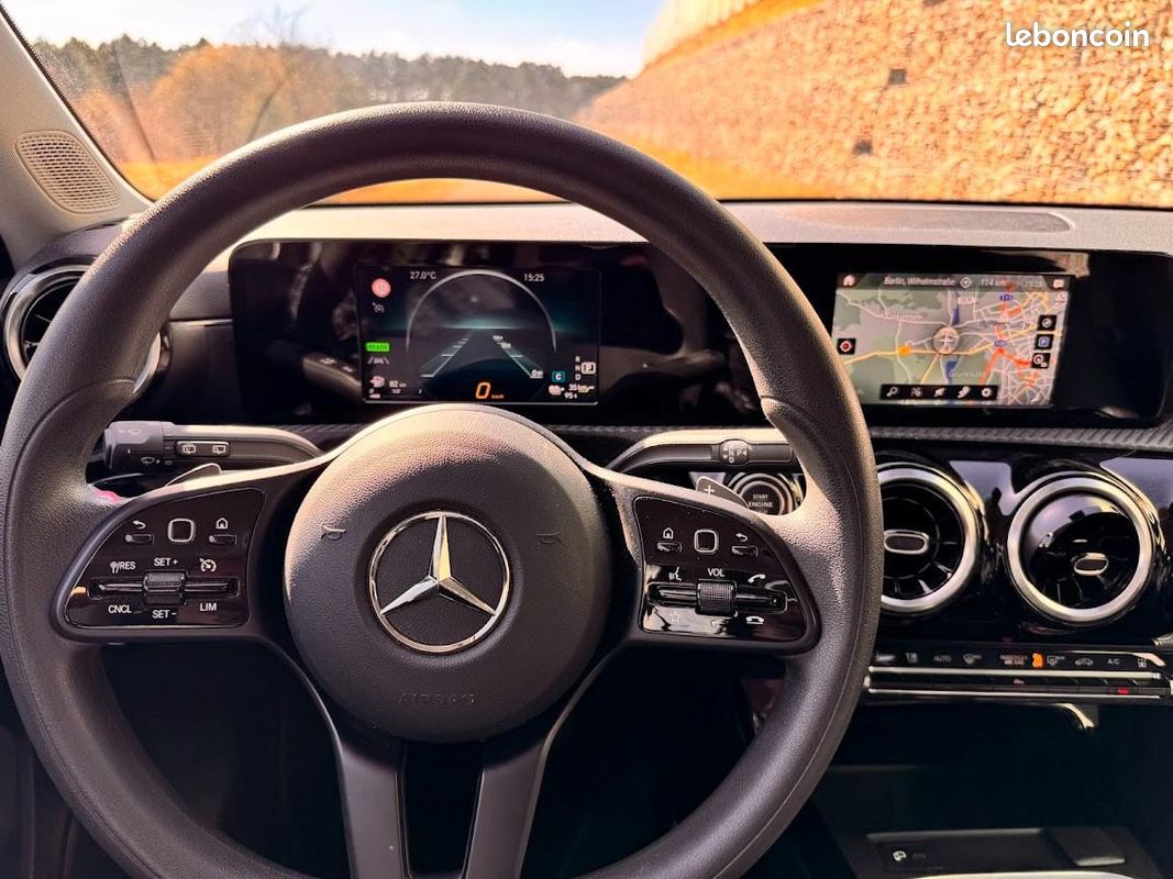 Mercedes-Benz Classe A 250 e Progressive Line 218ch 8G-DCT | Apple CarPlay • Caméra de Recul • Avertisseur de Ligne (image 7)